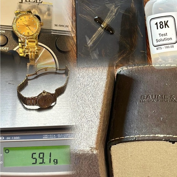 ✨SOLD✨
Baume Mercier Riviera 18k Gold & Diamond
 Watch - Picture 5 of 16